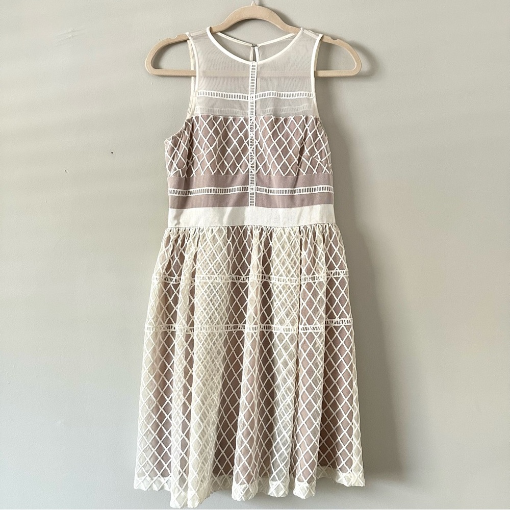 Donna Morgan Lace Mesh Fit & Flare Dress Size 6 Nude Cream Elegant